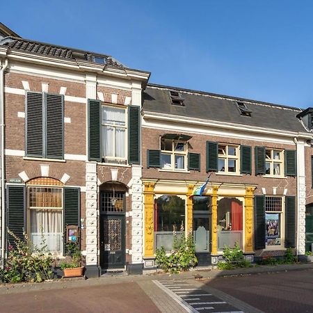 Huis Met De Leeuwenkoppen Dieren Exterior photo