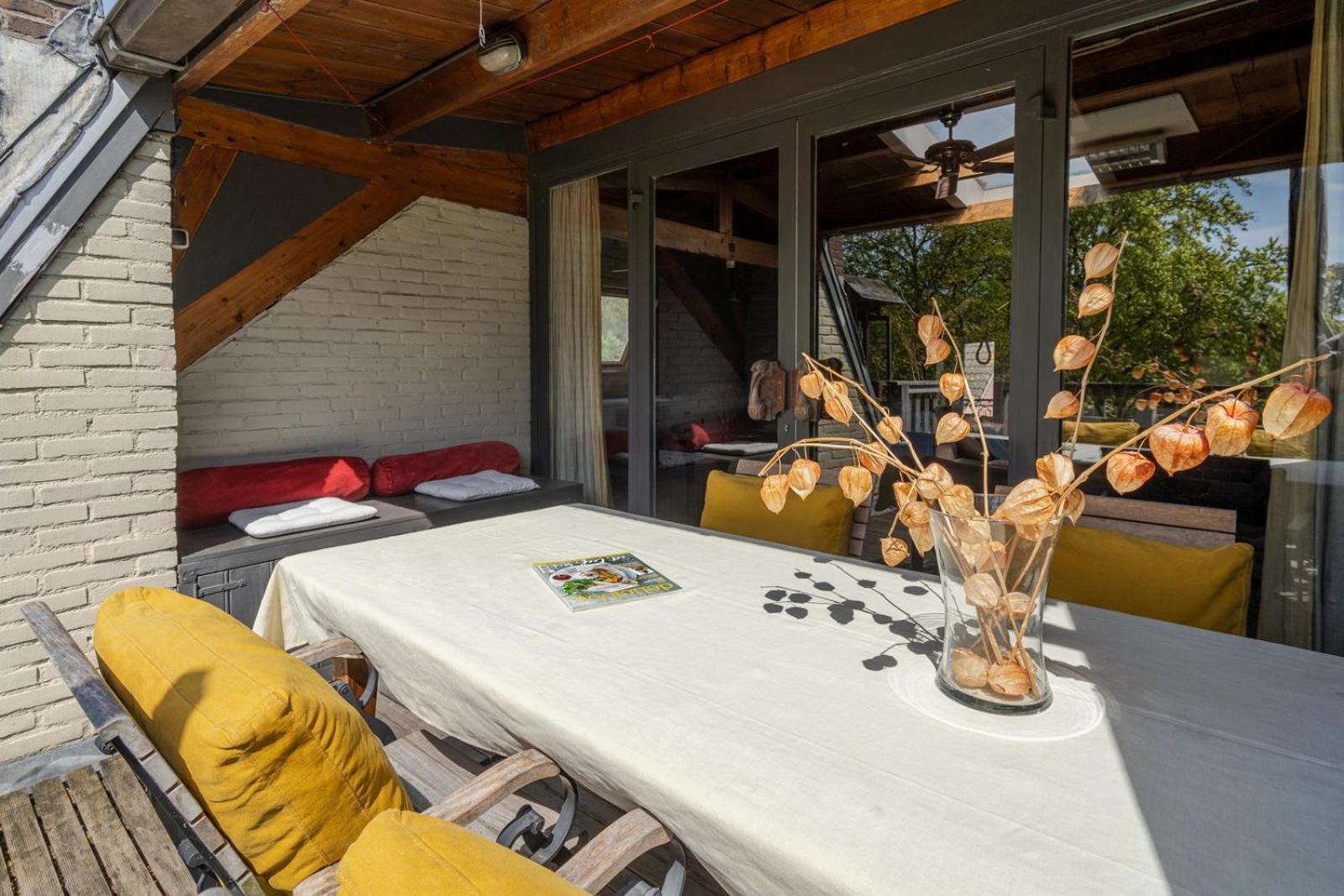 Huis Met De Leeuwenkoppen Dieren Exterior photo